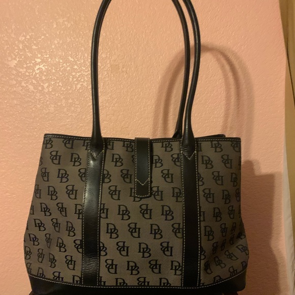 Dooney and Bourke tote - Picture 2 of 13
